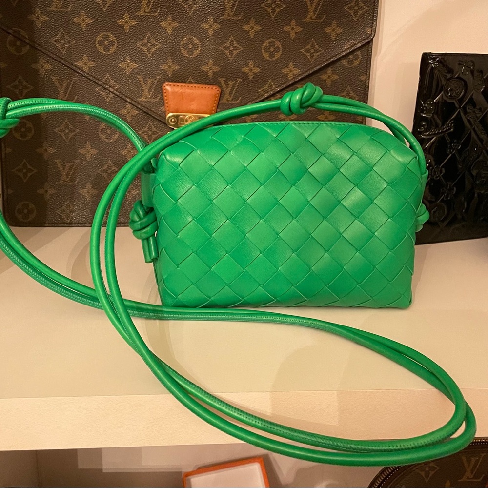 Bottega venetta parakeet green mini looping bag